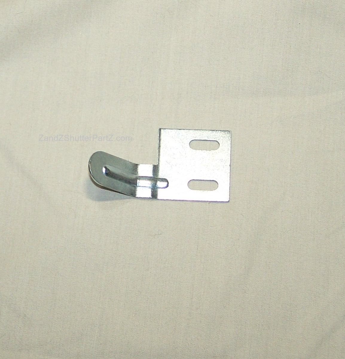 Plantation Shutter Aligner for some by-pass and bi-fold shutters.